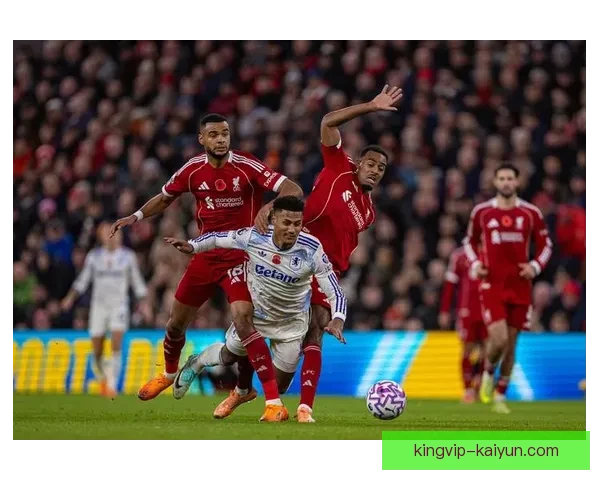 英超维拉续约沃特金斯，锋线核心留队增强竞争力